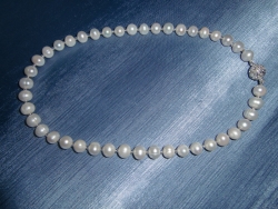 Material: Zuchtperlen mit Schmuckmagnet